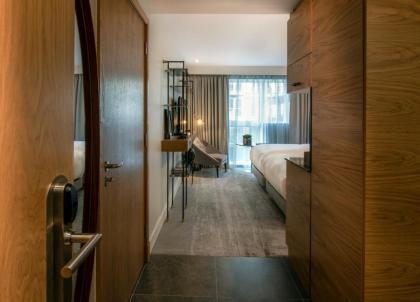 Lincoln Plaza London Curio Collection By Hilton - image 9