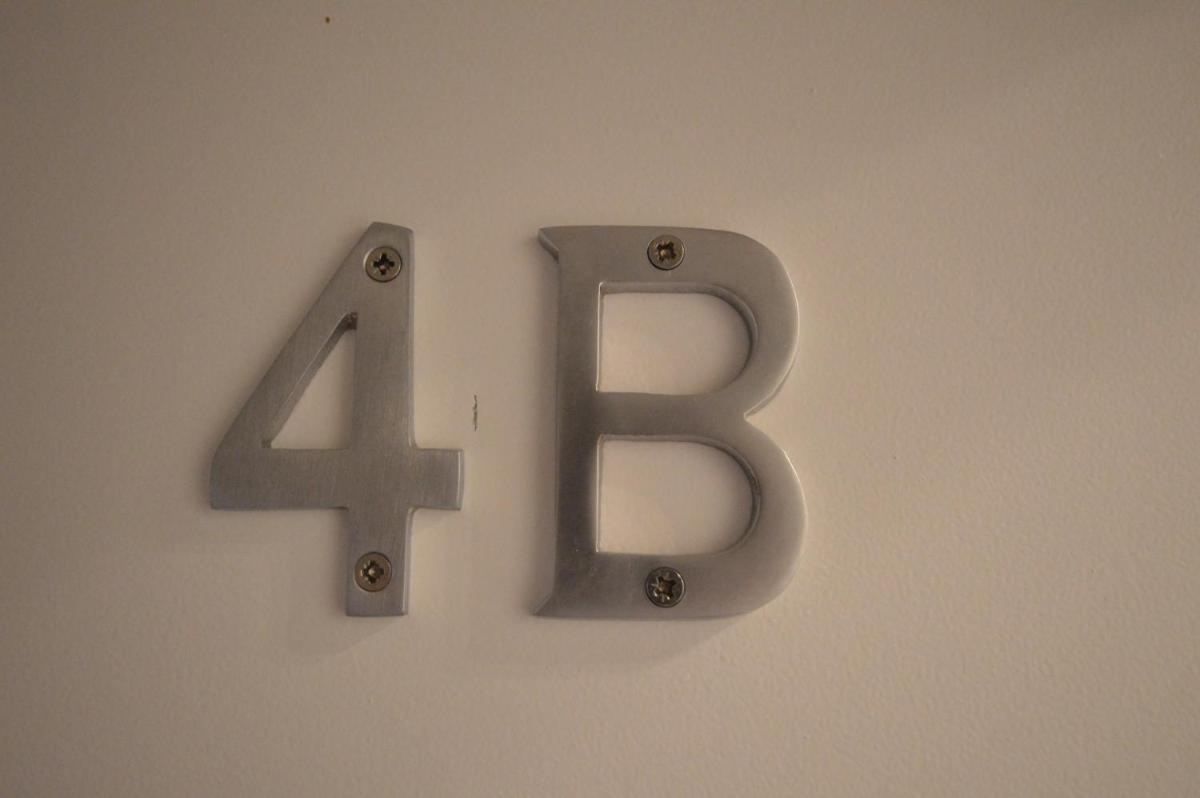 4B Soho Studios 4th floor by Indigo Flats - image 5