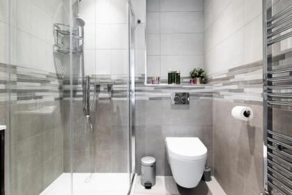 Massive 5 Bedroom West End Designer Residence close to popular Notting Hill - image 20