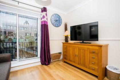 1 Bedroom Apartment on The Riverbank Near St Paul's - image 15