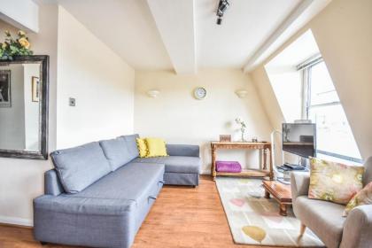 South Kensington 1BD pad 5mins to Gloucester rd - image 1