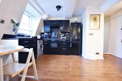 South Kensington 1BD pad 5mins to Gloucester rd - image 2