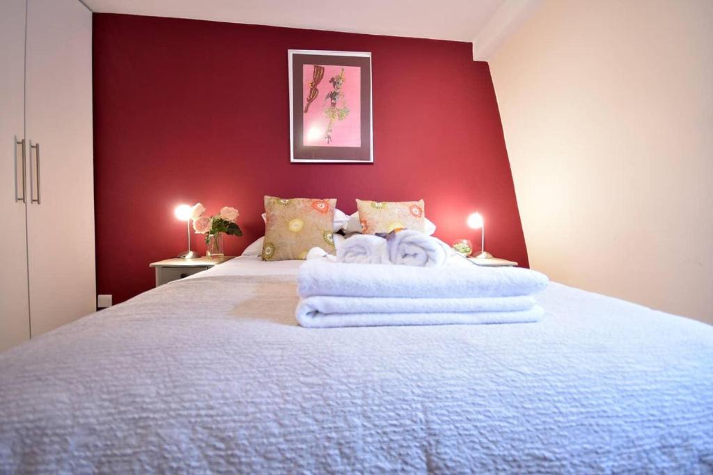 South Kensington 1BD pad 5mins to Gloucester rd - image 3