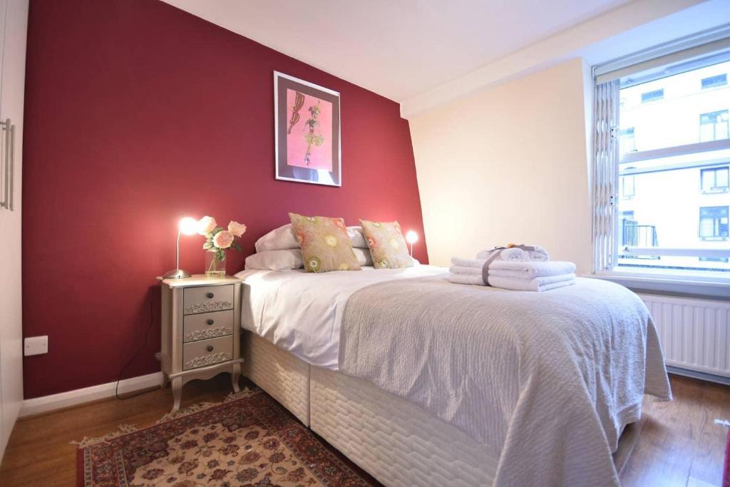 South Kensington 1BD pad 5mins to Gloucester rd - image 4