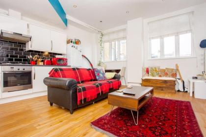 Trendy East London Apartment near Shoreditch - image 6