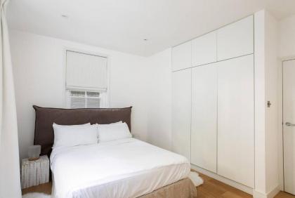 Stylish 2BR Home in West Kensington 4 guests - image 19