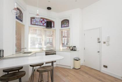 GuestReady - Beautiful 2BR Flat for 6 guests - West Kensington - image 9