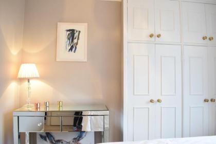 Spacious and Stylish 1 Bedroom Flat near Chelsea - image 11