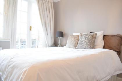 Spacious and Stylish 1 Bedroom Flat near Chelsea - image 17