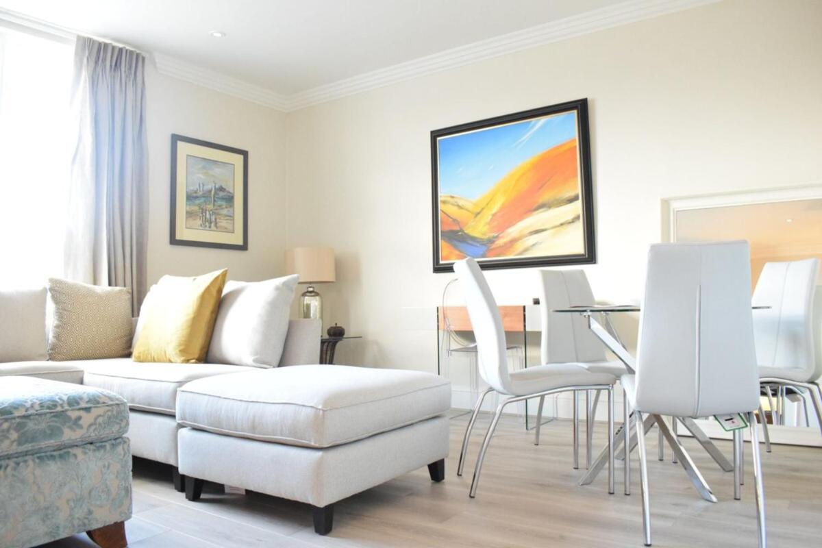 Spacious and Stylish 1 Bedroom Flat near Chelsea - image 5