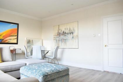 Spacious and Stylish 1 Bedroom Flat near Chelsea - image 7