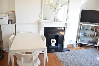 Stylish 2 Bedroom Apartment Between Camden Town Primrose Hill - image 8