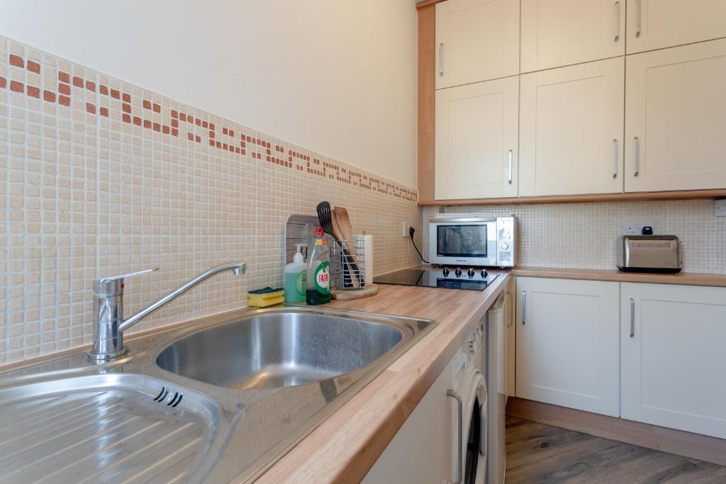Bright and Lovely 1 Bedroom Flat Belsize - image 7