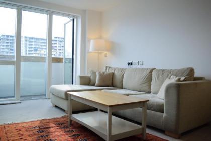 1 Bedroom Modern Apartment in Notting Hill - image 1