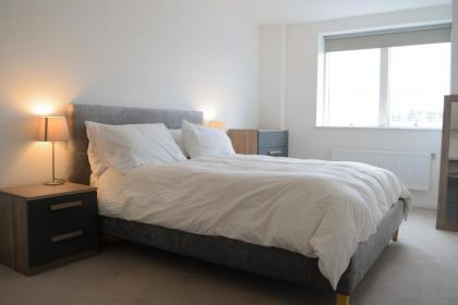 1 Bedroom Modern Apartment in Notting Hill - image 11