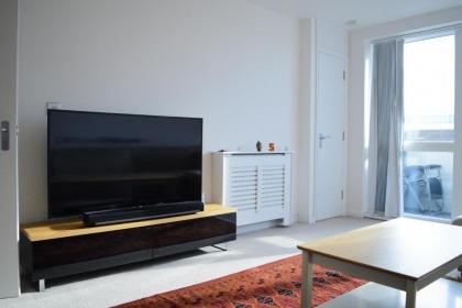 1 Bedroom Modern Apartment in Notting Hill - image 12