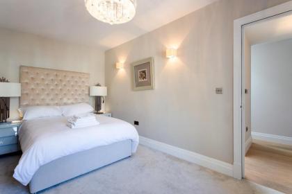 Luxury Mayfair 2 Bedroom Apartment - image 11