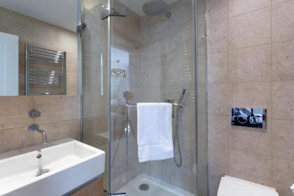 Luxury Mayfair 2 Bedroom Apartment - image 13