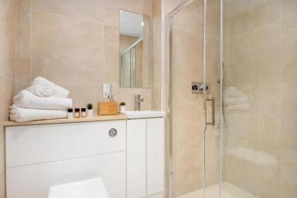 One Bed Serviced Apt near Holborn in Chancery Lane - image 13