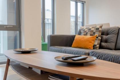 Notting Hill 2 Bedroom Apartment - image 3