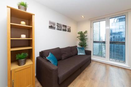 Royal Crossharbour Apartment - image 17