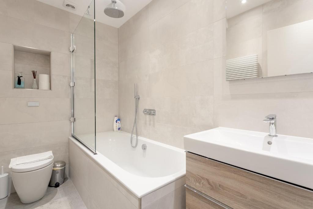 Fantastic 2 Bedroom Apartment in Central London - image 5