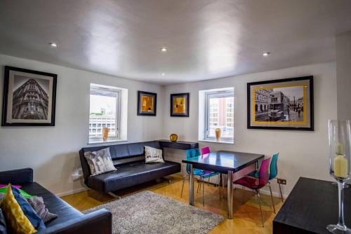 2 Bedroom Apartment in Central London - main image