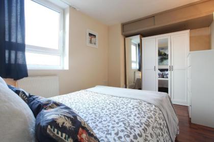 Chelsea off Kings Road One Bedroom Apartment with balcony - image 17