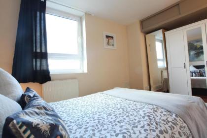 Chelsea off Kings Road One Bedroom Apartment with balcony - image 18