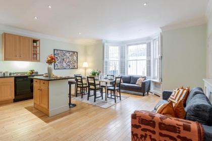 Luxurious Central Kensington Apartment - image 18