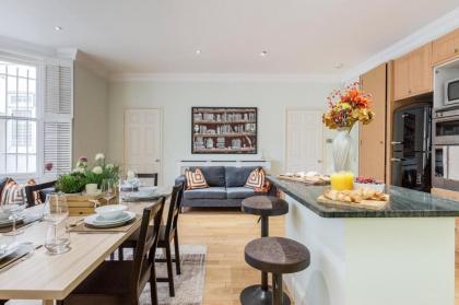 Luxurious Central Kensington Apartment - image 19