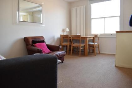 2 Bedroom Flat near Notting Hill - image 11