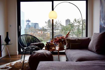 Contemporary 1 Bedroom Flat with Stunning London View - image 8