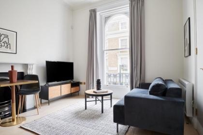 Sonder — Kensington Town House - image 13