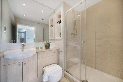 2 Bed Executive Penthouse near Liverpool Street FREE WIFI by City Stay Aparts London - image 12