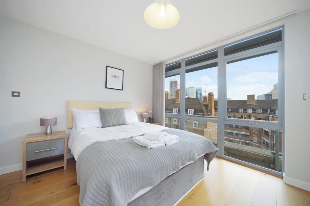 2 Bed Executive Penthouse near Liverpool Street FREE WIFI by City Stay Aparts London - image 4