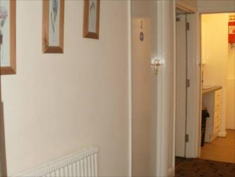 London Heathrow Guesthouse - image 2