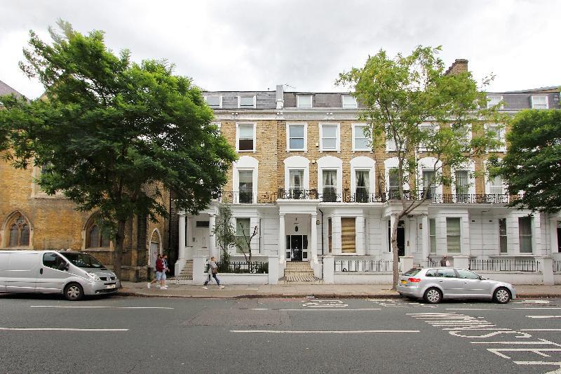 Elegant 2 BR Apartment near Kensington High Street - image 5