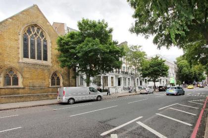 Elegant 2 BR Apartment near Kensington High Street - image 6