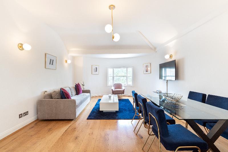 Modern 3 BDR Apt near Hyde Park #W6 - main image