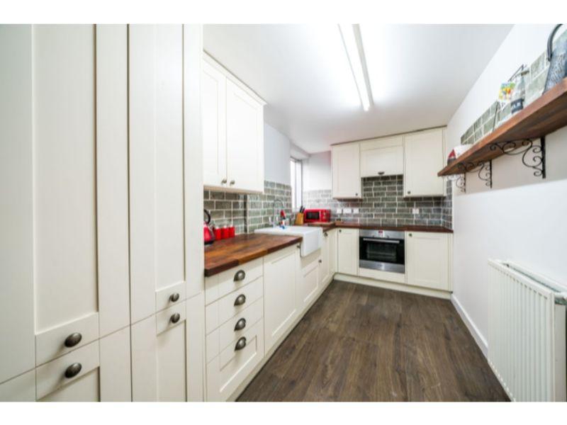 2 Bed Apartment SHOREDITCH - SK - image 2