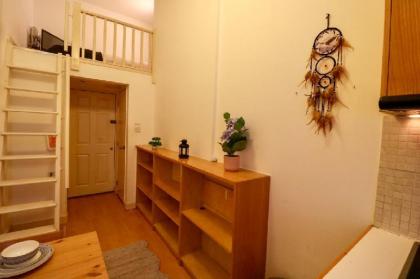 Flat 18 · Budget Studio Apartment Near Hyde Park 