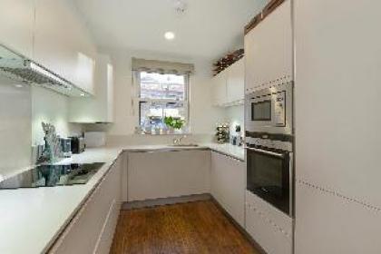 Stapleton House - Luxury 4 Bed 3.5 Bath Townhouse - image 7