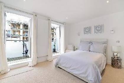 Stapleton House - Luxury 4 Bed 3.5 Bath Townhouse - image 9