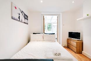 London New Apartment With Private Garden - image 4