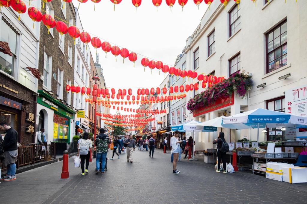 Hausd - Leicester Square - image 3