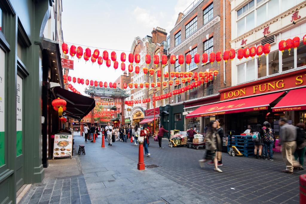 Hausd - Leicester Square - image 5