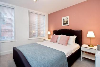 Mulberry Flat 6 - Two bedroom 3rd floor by City Living London London 