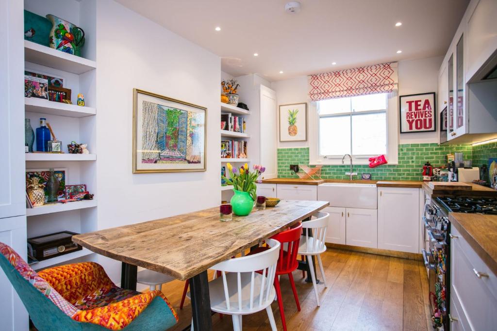 Quirky 2 Bedroom Portobello House With Roof Terrace - image 7