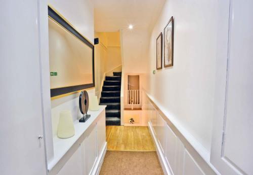 Magical & Charming 8 rooms Covent Garden TownHouse - image 7